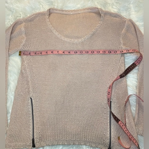 Light Pink Medium Knit Sweater with Zipper Accents on Bottom - Picture 4 of 10
